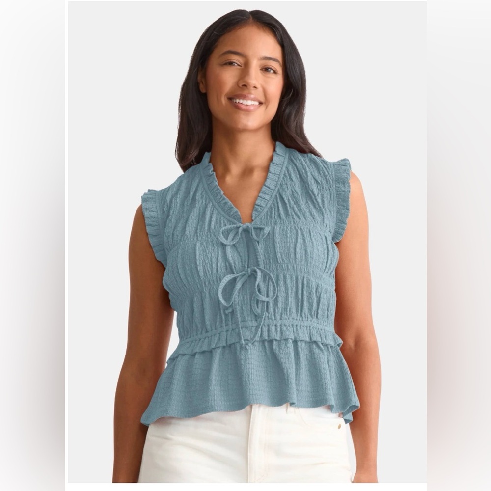 Time and Tru Women's Textured Tie Front Top Size Small Blue NWOT